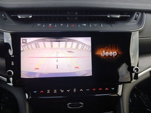 New 2026 Jeep Grand Cherokee L 2WD image 9