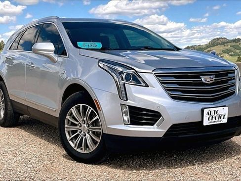 Used 2017 Cadillac XT5 Luxury AWD/4WD image 3