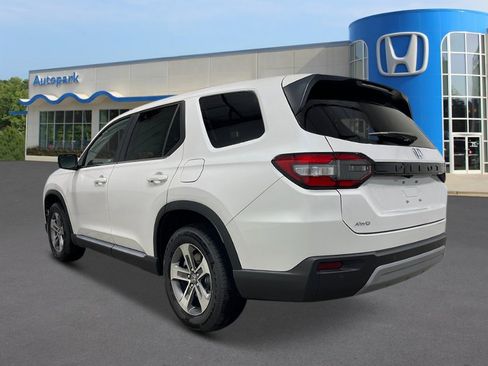 New 2025 Honda Pilot EX-L image 3