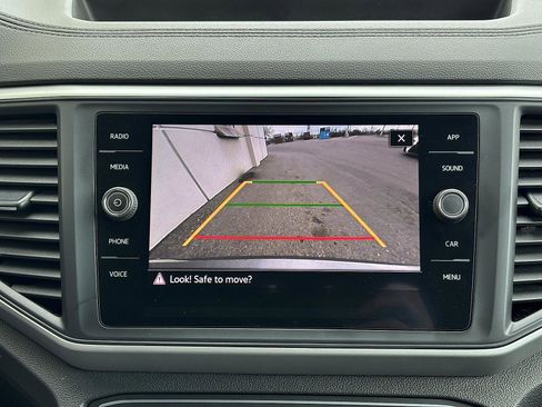 Used 2021 Volkswagen Atlas SE image 25