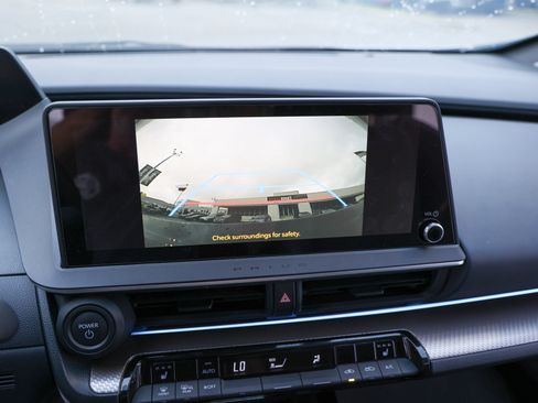 Used 2023 Toyota Prius XLE FWD image 22