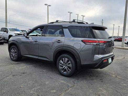 New 2025 Nissan Pathfinder SV image 8