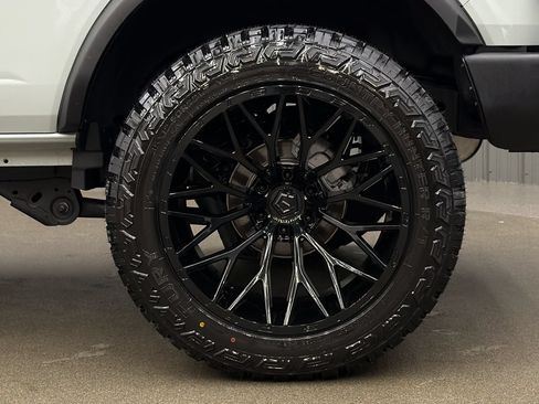Used 2024 Ford Bronco Wildtrak AWD/4WD image 12