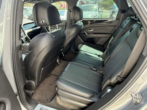 Used 2018 Bentley Bentayga Onyx Edition AWD/4WD image 15