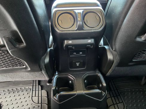 Used 2020 Jeep Gladiator Rubicon AWD/4WD image 35