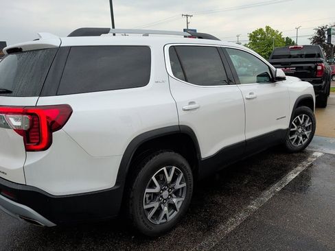 Used 2023 GMC Acadia SLT w/ Technology Package AWD/4WD image 3
