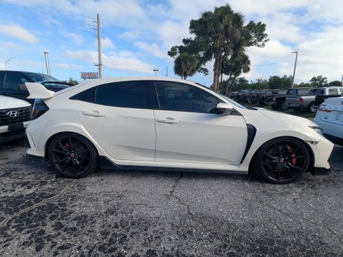 Used 2021 Honda Civic Type R image 2