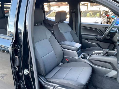 Used 2023 Chevrolet Colorado Trail Boss w/ Technology Package image 9