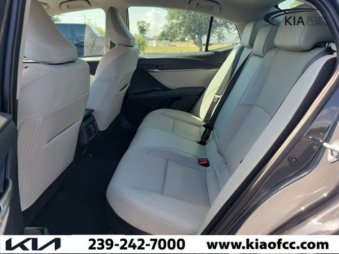 Used 2025 Toyota Camry XLE FWD image 13