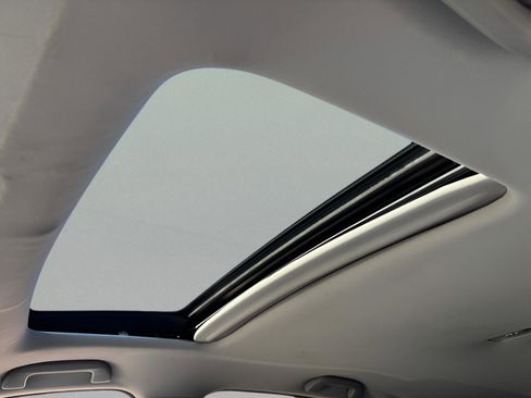 Used 2011 Honda Crosstour EX image 10