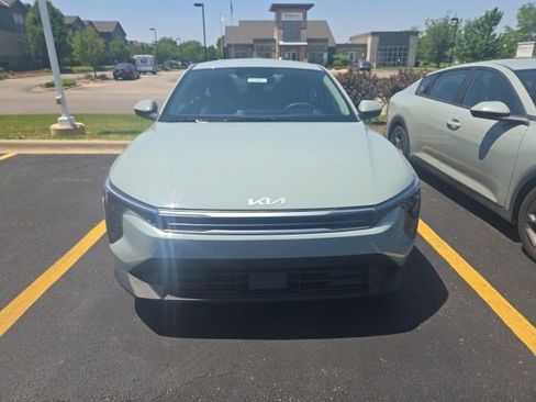 Used 2025 Kia K4 FWD image 2