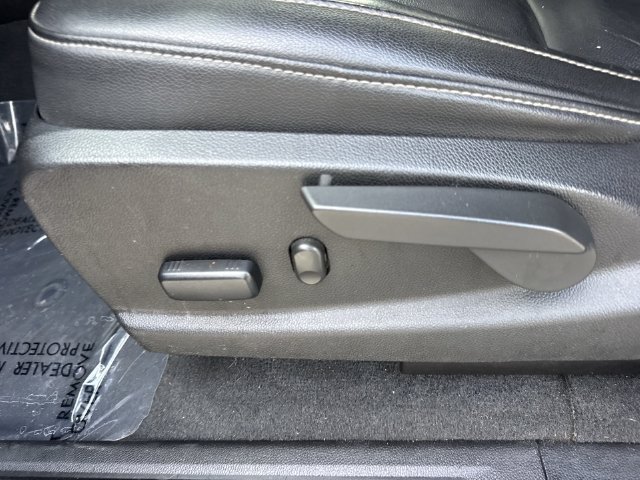 Used 2019 Chevrolet Colorado Z71 AWD/4WD image 12