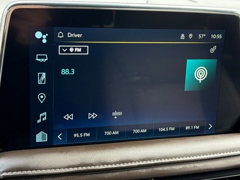 Used 2024 Chevrolet Suburban LT image 25