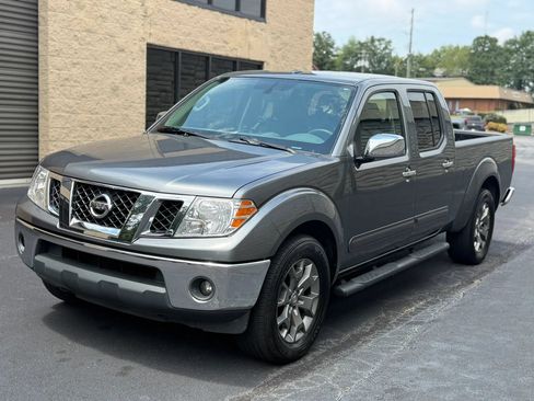 Used 2017 Nissan Frontier SL AWD/4WD image 2