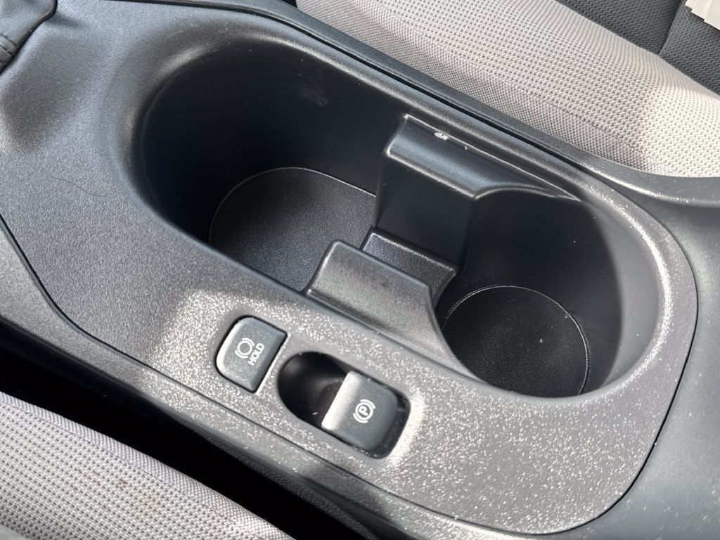 Used 2025 Toyota Corolla LE AWD/4WD image 27