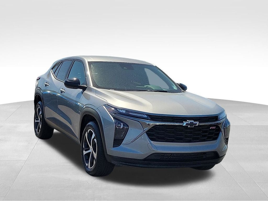Used 2024 Chevrolet Trax RS w/ Driver Confidence Package FWD image 1