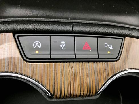 Used 2020 GMC Acadia SLE FWD image 34