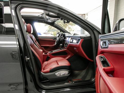 Used 2022 Porsche Macan S AWD/4WD image 23