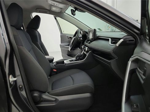 Certified 2019 Toyota RAV4 LE image 17