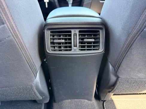 Used 2015 Nissan Rogue S AWD/4WD image 27