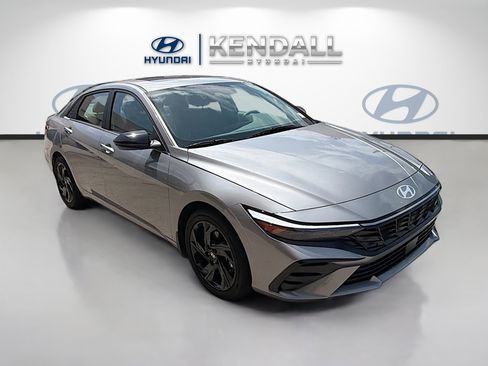 Used 2026 Hyundai Elantra SEL Sport FWD image 1