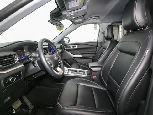 Used 2023 Ford Explorer XLT w/ Equipment Group 202A AWD/4WD image 38