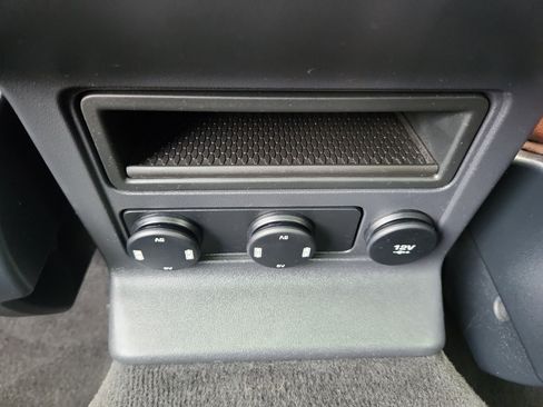 Used 2019 Jaguar F-PACE S image 27