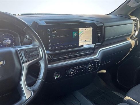 Used 2022 Chevrolet Silverado 1500 LT image 6