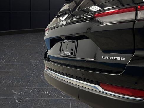 Used 2024 Jeep Grand Cherokee Limited image 35