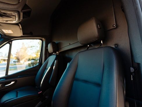 Used 2022 Mercedes-Benz Sprinter 3500 image 16