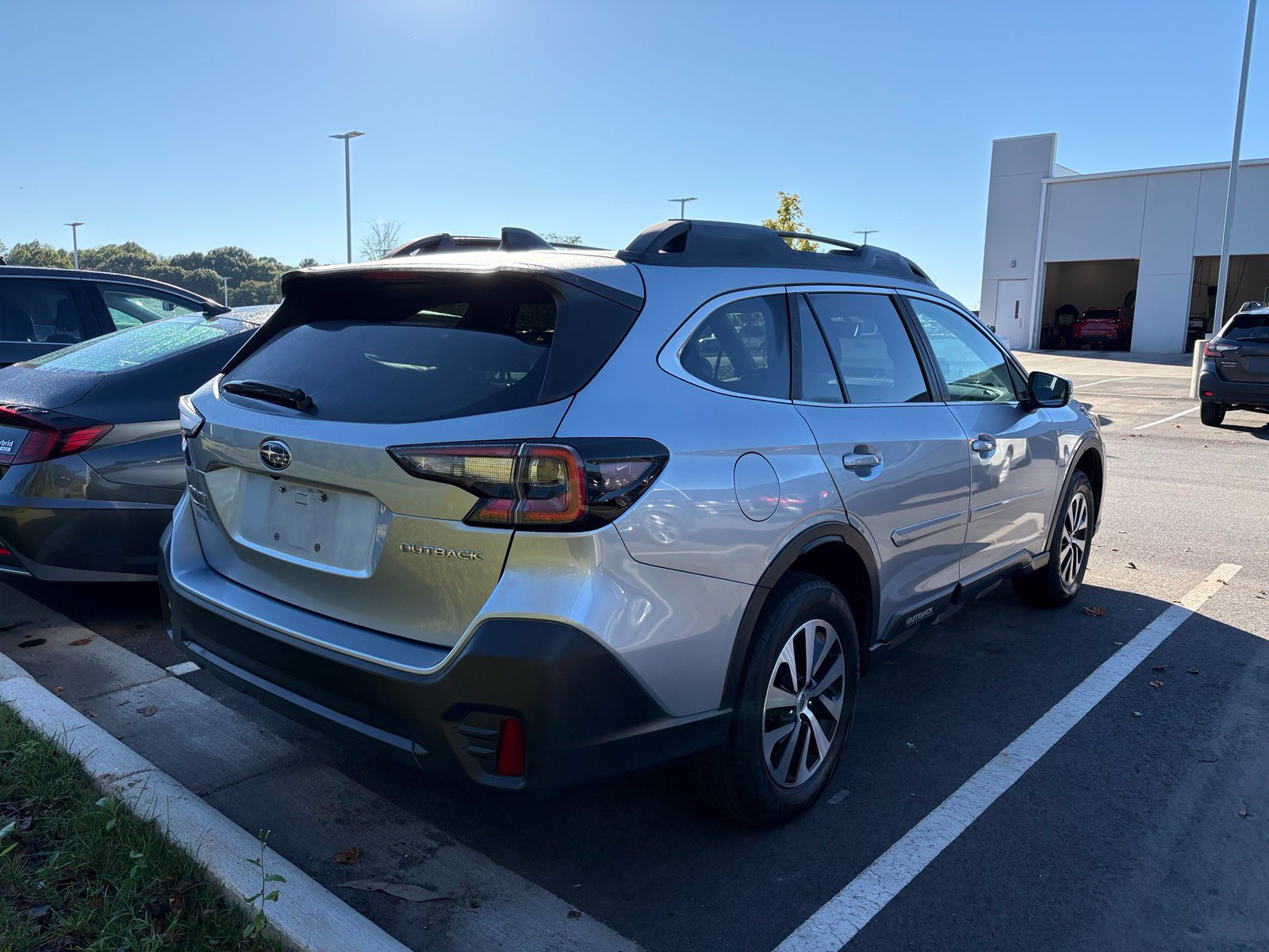 Certified 2022 Subaru Outback Premium AWD/4WD image 6