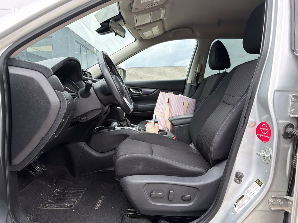 Used 2020 Nissan Rogue SV FWD image 4