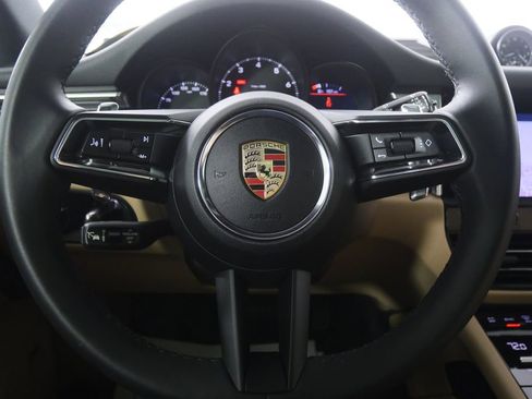 Used 2025 Porsche Macan AWD/4WD image 21