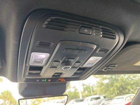 Used 2024 Cadillac Escalade Sport AWD/4WD image 29