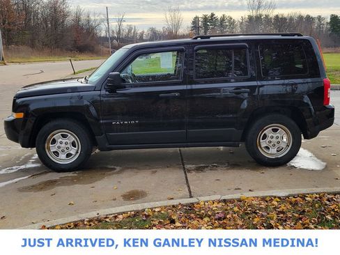 Used 2016 Jeep Patriot Sport image 6