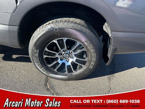 Used 2021 Nissan Titan SV w/ SV Convenience Package image 14