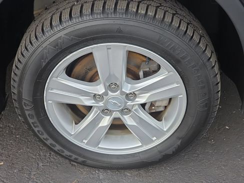 Used 2019 Chevrolet Trax LS w/ Tint and Cruise Package AWD/4WD image 11
