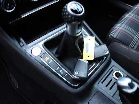Used 2017 Volkswagen GTI Sport FWD image 11