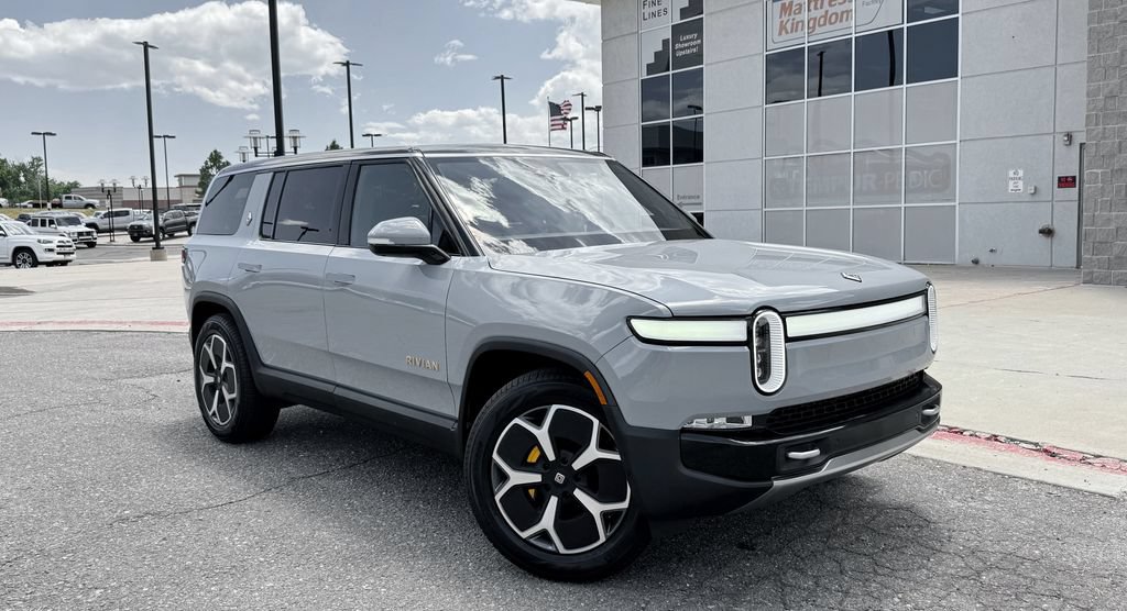 Used 2024 Rivian R1S Adventure Quad AWD/4WD image 2