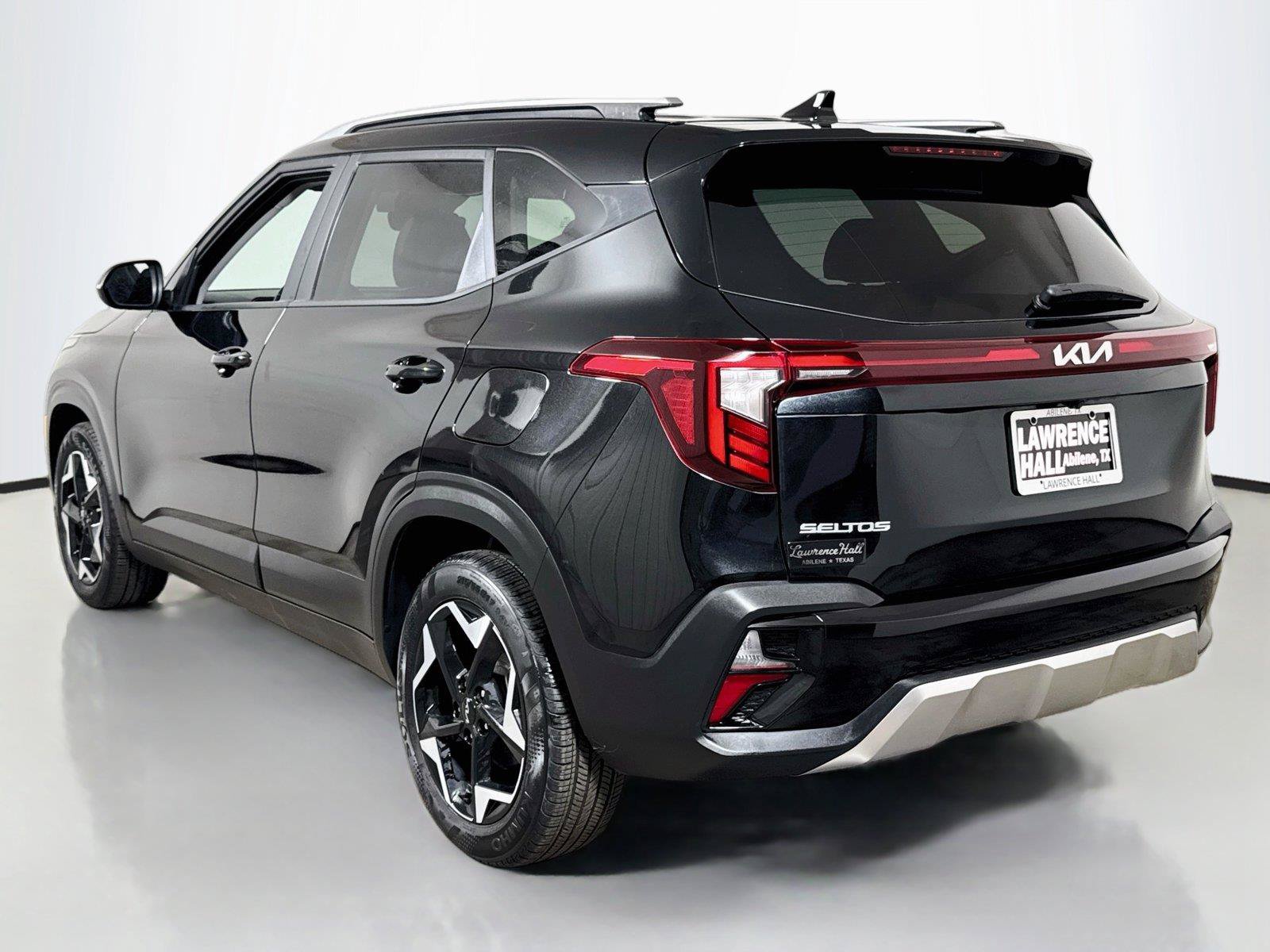 Used 2025 Kia Seltos S FWD image 6