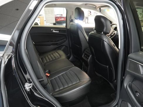 Used 2016 Ford Edge SEL w/ Equipment Group 201A AWD/4WD image 23