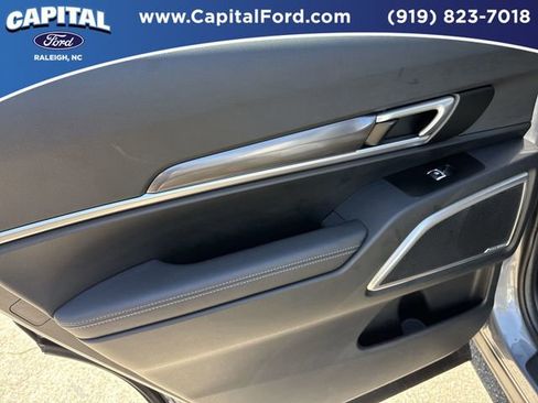 Used 2025 Kia Telluride S FWD image 17