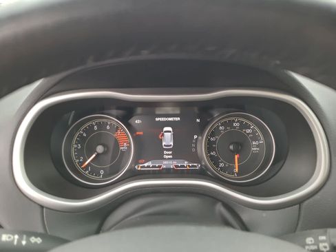 Used 2016 Jeep Cherokee Trailhawk w/ Comfort/Convenience Group image 26