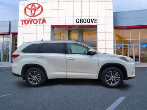 Used 2017 Toyota Highlander XLE AWD/4WD image 7