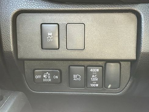 Used 2023 Toyota Tacoma TRD Off-Road image 11