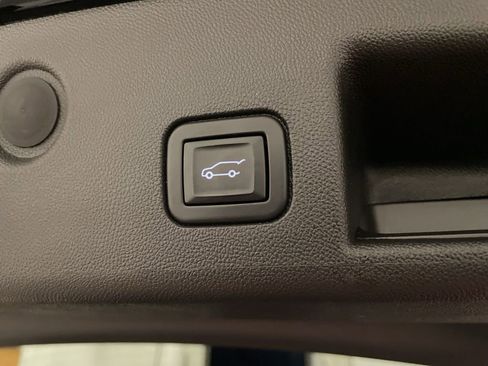 Used 2022 Chevrolet Equinox LT image 12