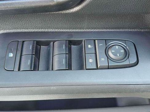 Certified 2024 Toyota Tacoma SR image 13