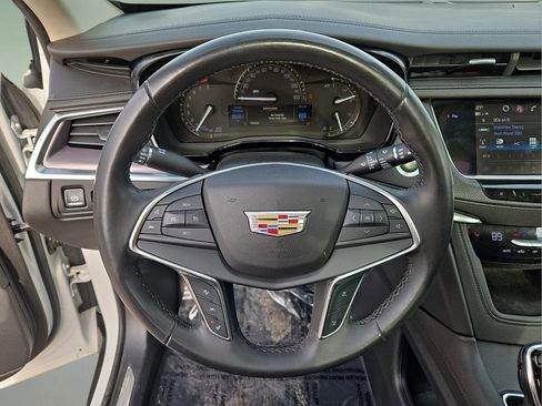 Used 2018 Cadillac XT5 Luxury w/ Driver Awareness Package image 20