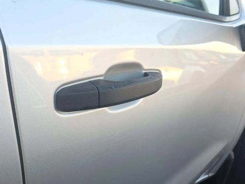 Used 2019 Chevrolet Silverado 1500 Custom w/ Custom Value Package image 28