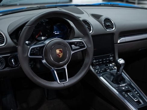 Used 2022 Porsche 718 Boxster RWD image 45